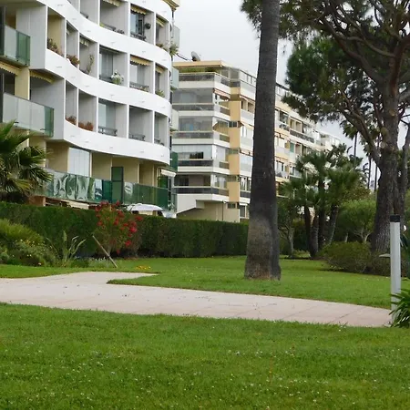 Spacious 2-bedroom In Egee With Parking And Air Conditi Apartment Cannes