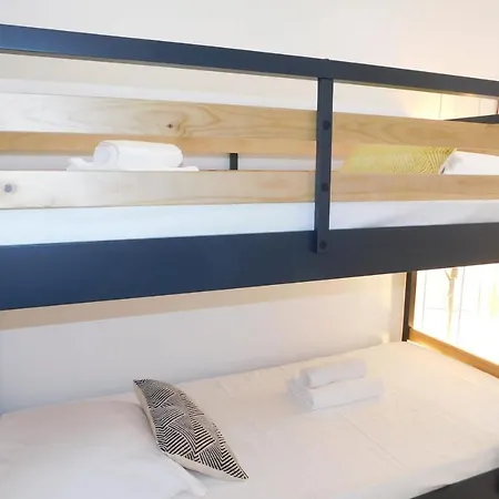 Spacious 2-bedroom In Egee With Parking And Air Conditi * קאן