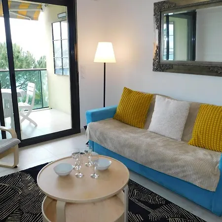 Spacious 2-bedroom In Egee With Parking And Air Conditi *