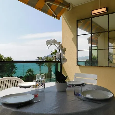 Appartement Spacious 2-bedroom In Egee With Parking And Air Conditi *